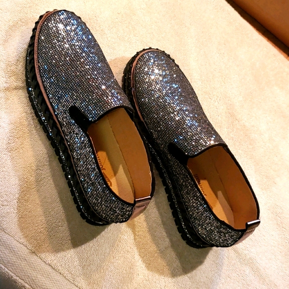 Shoes - Picture 1 of 4